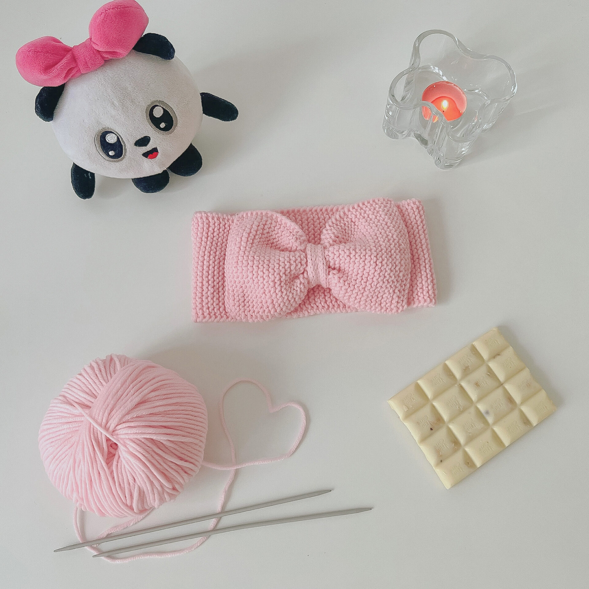 panda-with-ribbon-knitting-pink